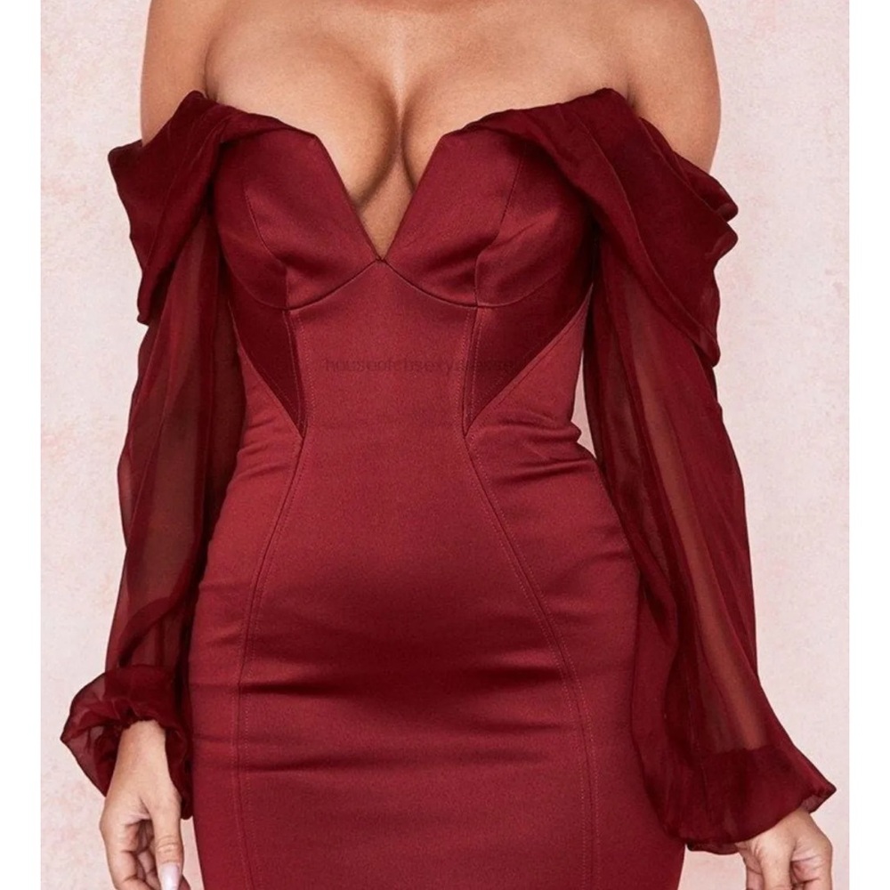 SATIN STRAPLESS MINI DRESS IN WINE RED